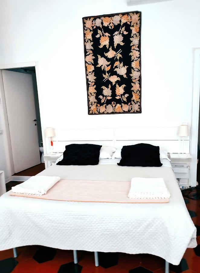 Lucretia House Florencia