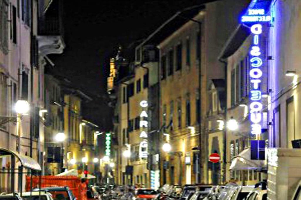 Lucretia House Florencia