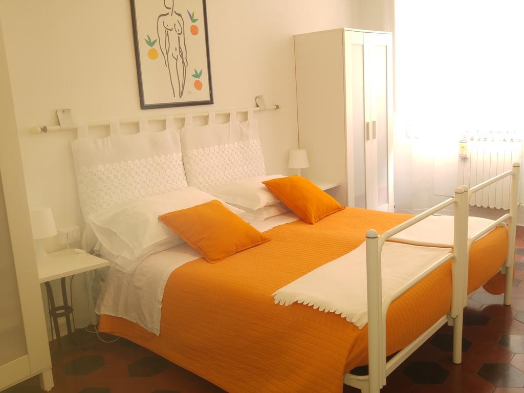 Pensión Lucretia House