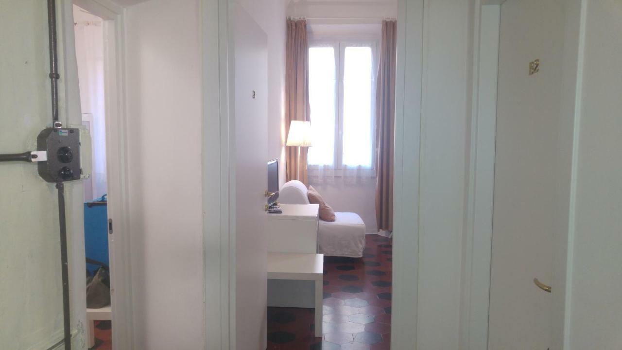 Lucretia House Pensión Florencia